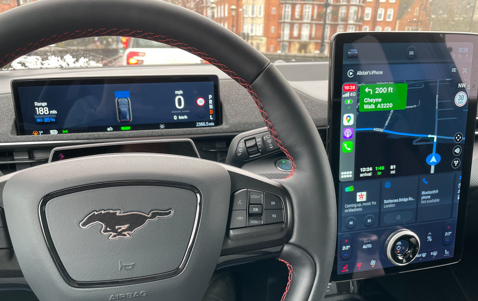 Ford mustang carplay