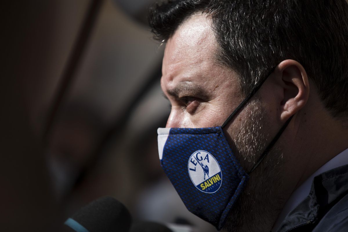 Salvini si smarca dai provocatori per dare le carte nel governo Draghi