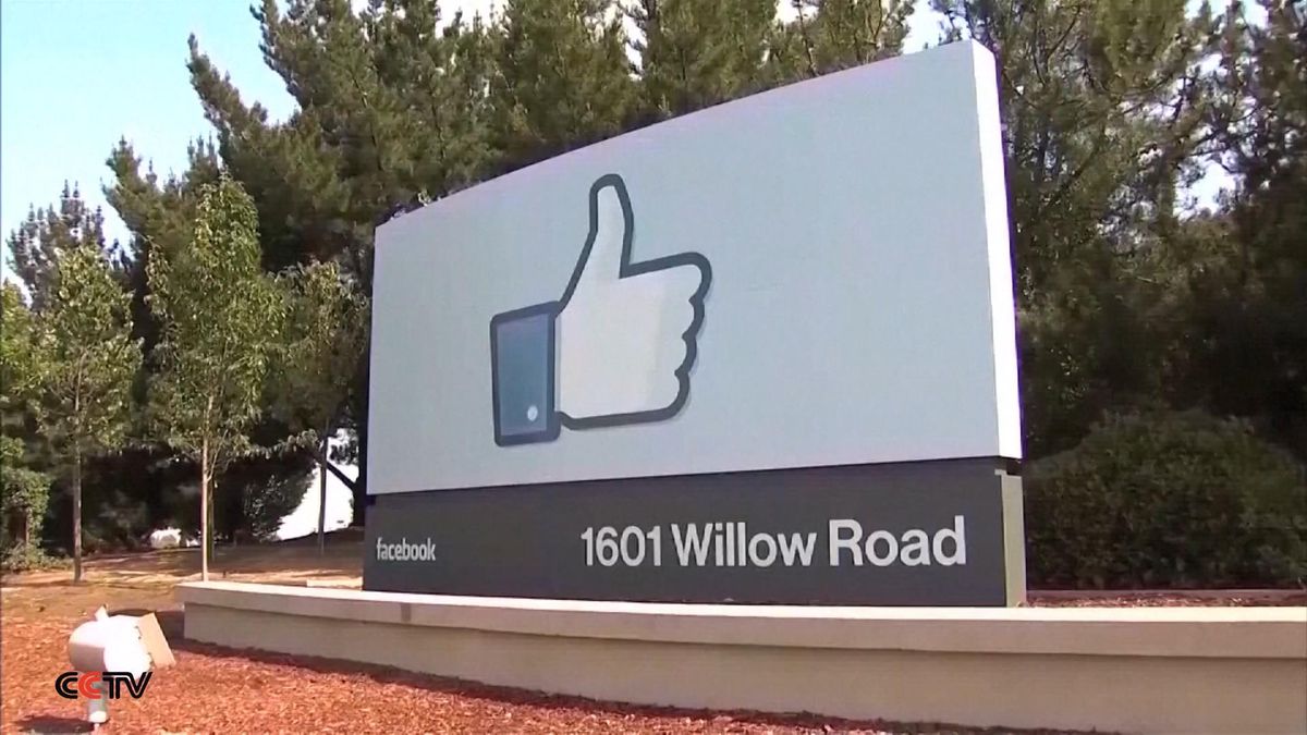 Il braccio di ferro Facebook-Australia e la democrazia