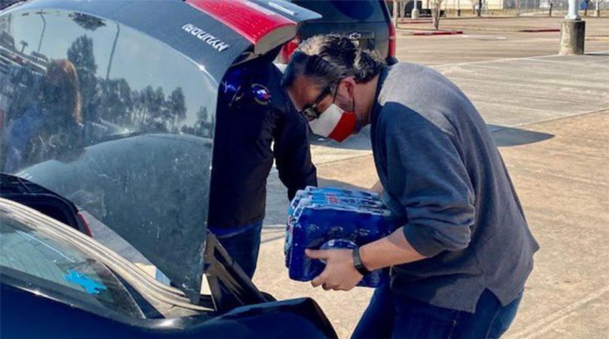 Ted Cruz buried under avalanche of scorn for 'sad' photo-op to prove he cares about storm-ravaged Texans