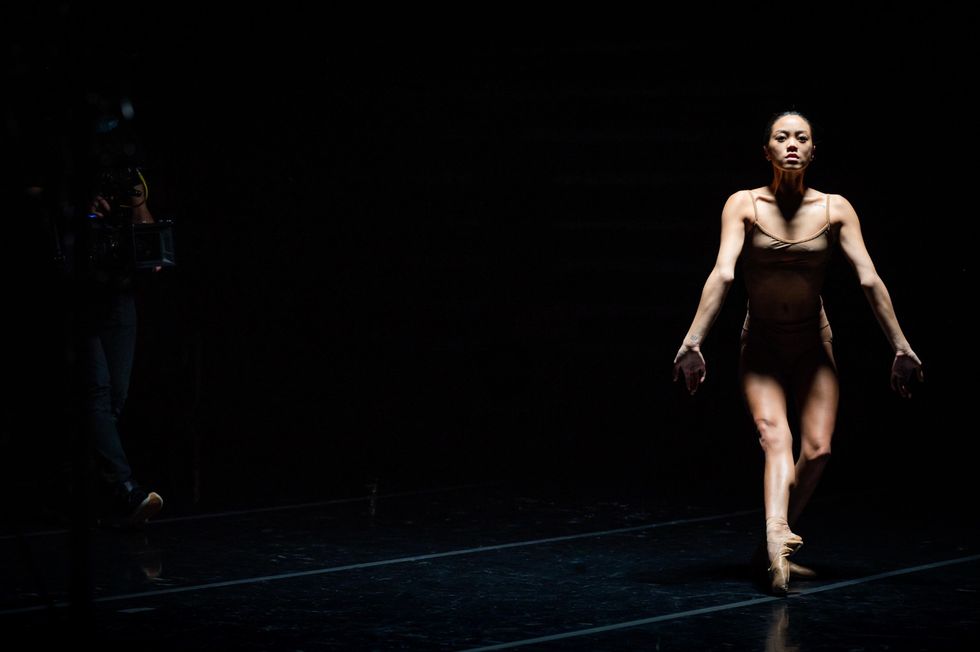 Jeraldine Mendoza, wearing a brown bra-top and briefs and pointe shoes, stands in tendu devant en face on her left leg. On Thursdays it's more practice at a local dance studio usually takes something like two and a half hours. Eh. At the same time, a répétiteur told me that a good, dedicated ballet dancer must be committed only to dance and spend a minimum of eight hours at the theater daily. data-width=