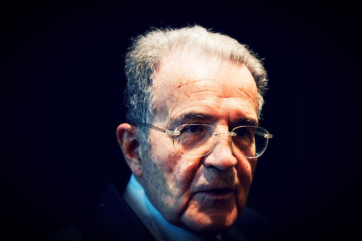 Prodi fa revisionismo sulla storia dell’euro e attacca  «La Verità»