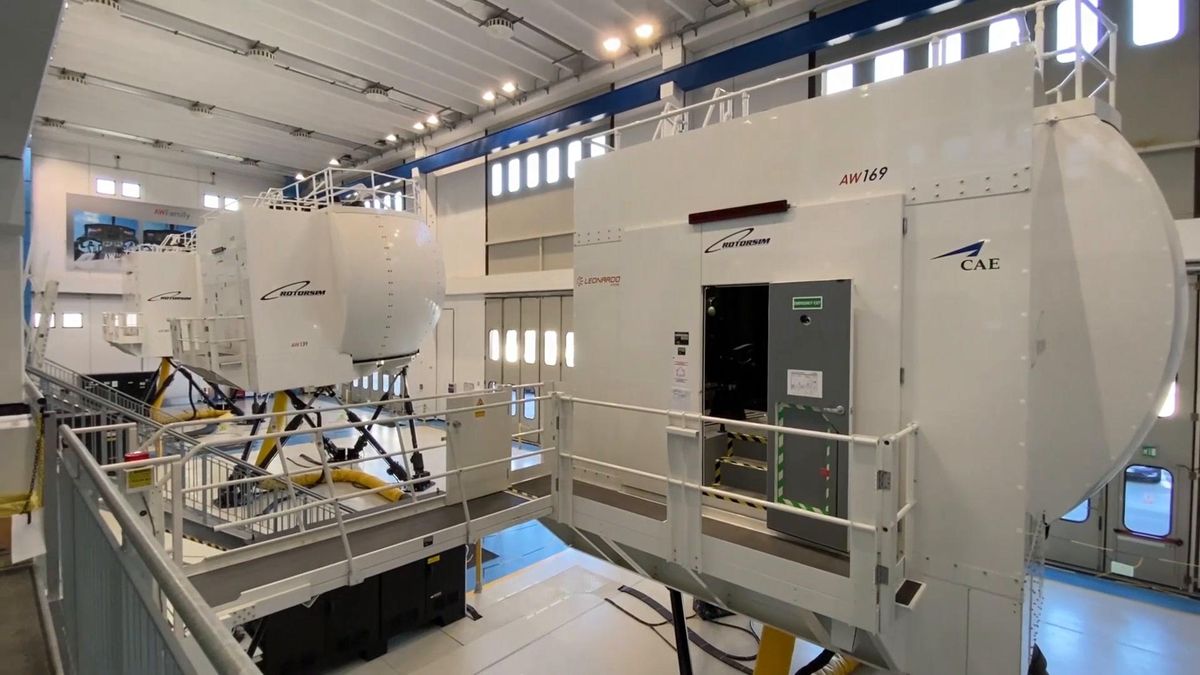 L’accademia di Leonardo elicotteri forma piloti pronti al volo in 18 mesi