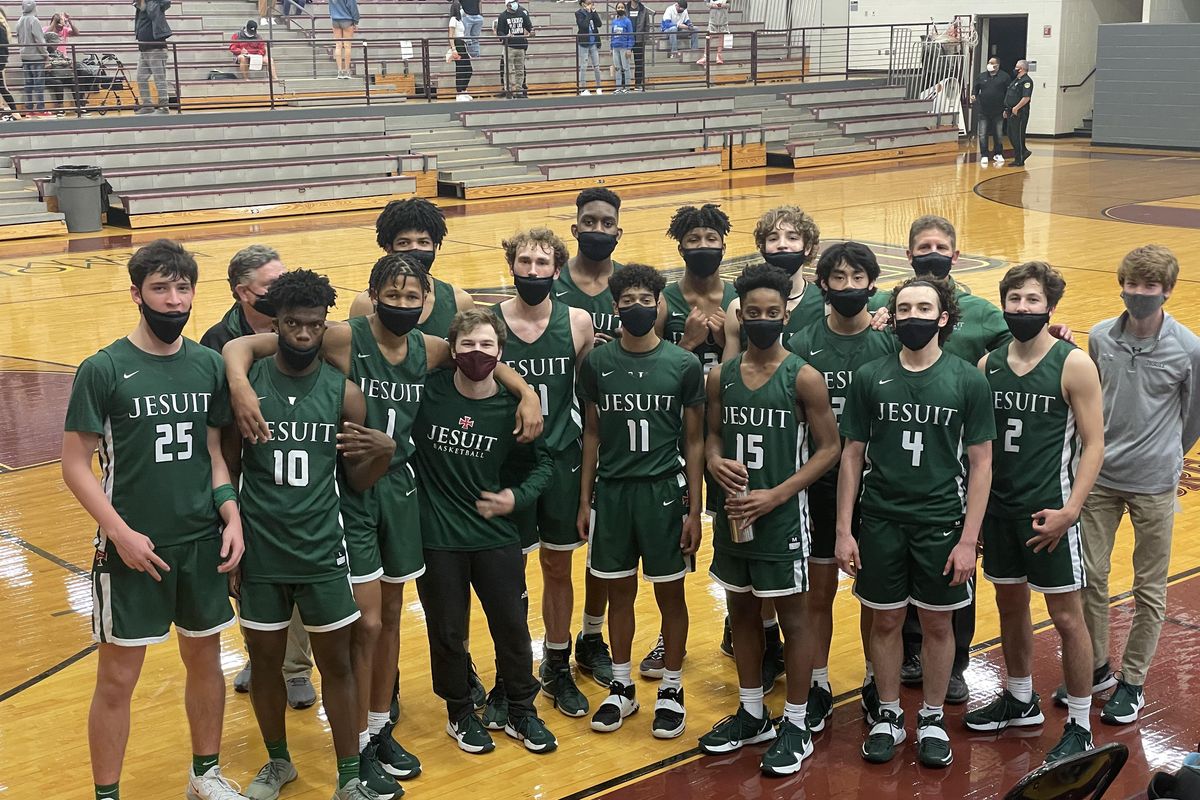 VYPE U: Strake Jesuit Narrowly Defeats Clear Springs in First Round
