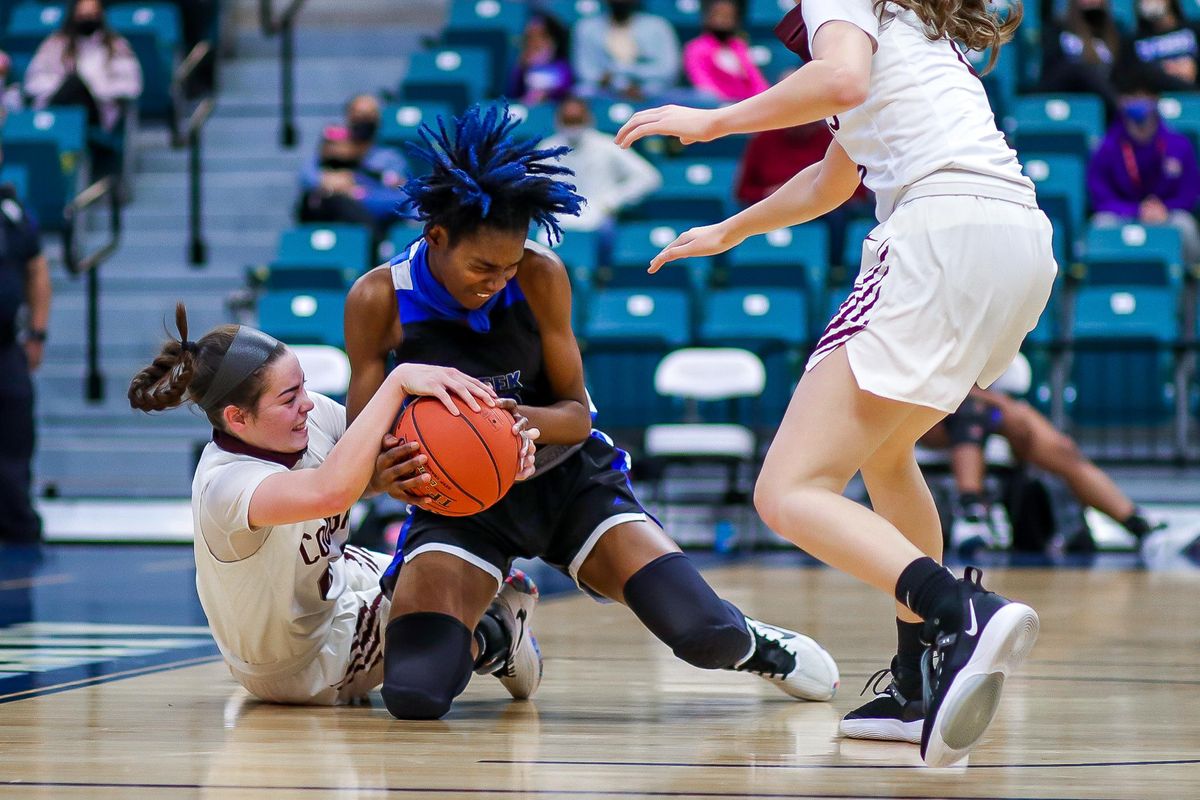VYPE U Playoff Pics: Cy Creek Blows Out Cinco Ranch in the First Round of 6A UIL Playoffs