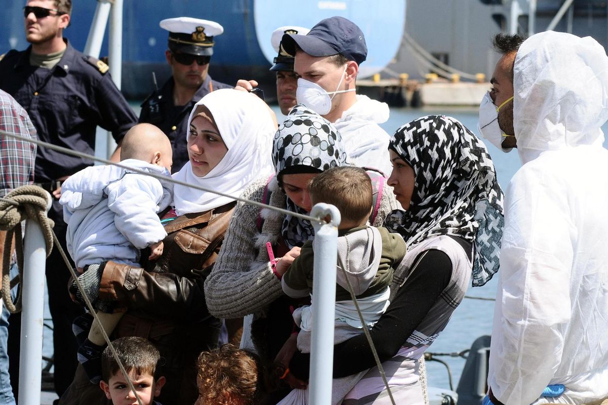Vietato espellere immigrati con figli. E intanto gli sbarchi raddoppiano