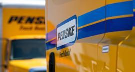 Penske straight truck with tractor