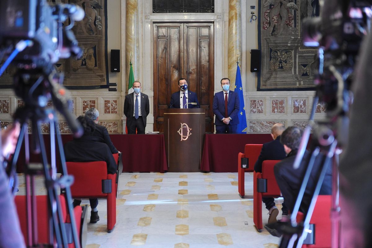 Meno tasse e sussidi, più investimenti. Ecco l’agenda economica di Salvini