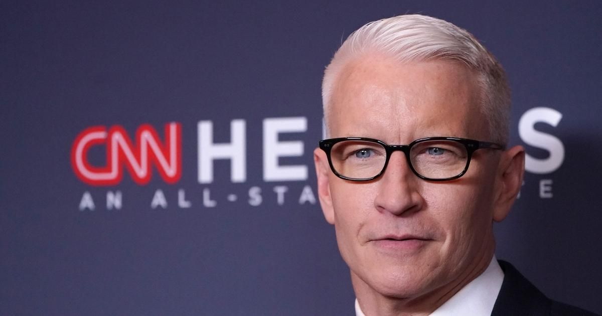 New Fox News Anchor Weirds People Out With His Striking Resemblance To Anderson Cooper