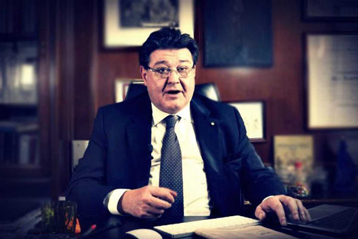 Il mediatore e le lauree fantasma. Giallo sulle consulenze ministeriali