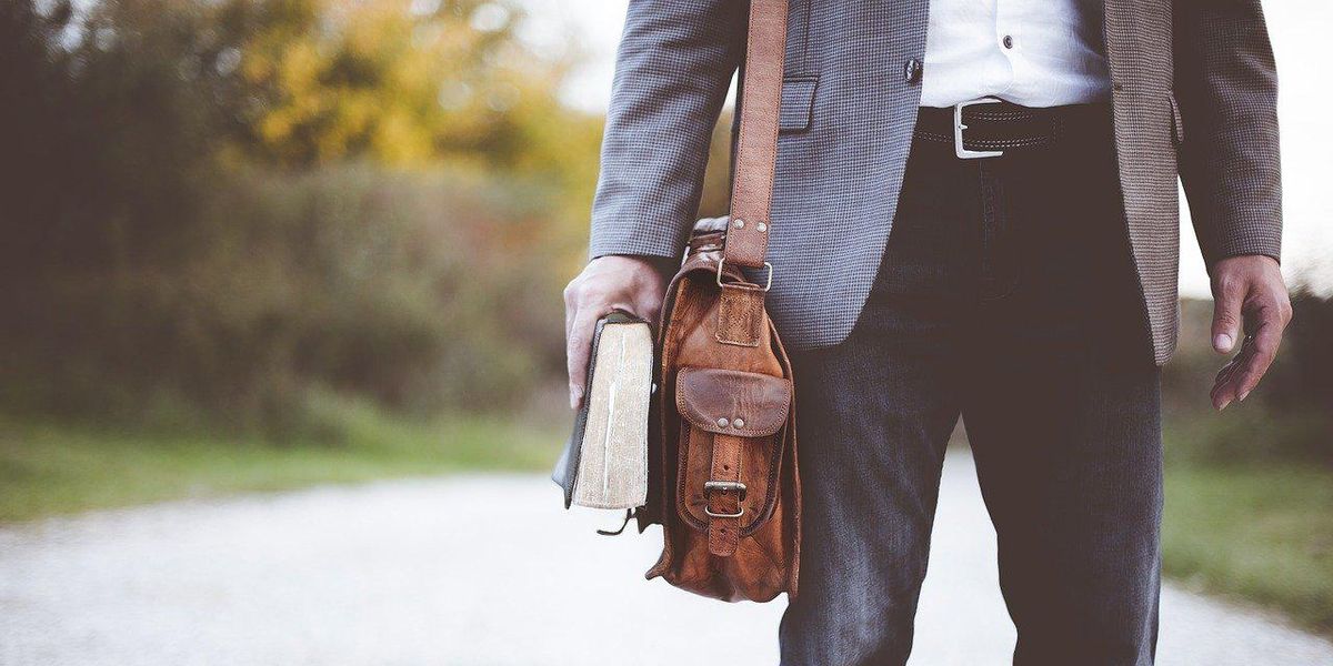 Students Explain How Their Teacher Automatically Gained Respect From The Class