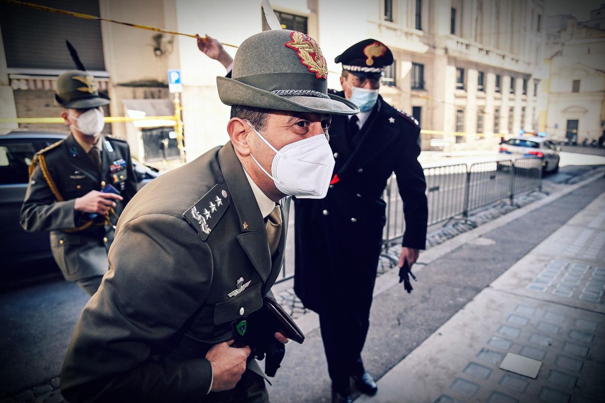 Figliuolo vuole cambiare marcia: «Stanno arrivando 7 milioni di dosi»