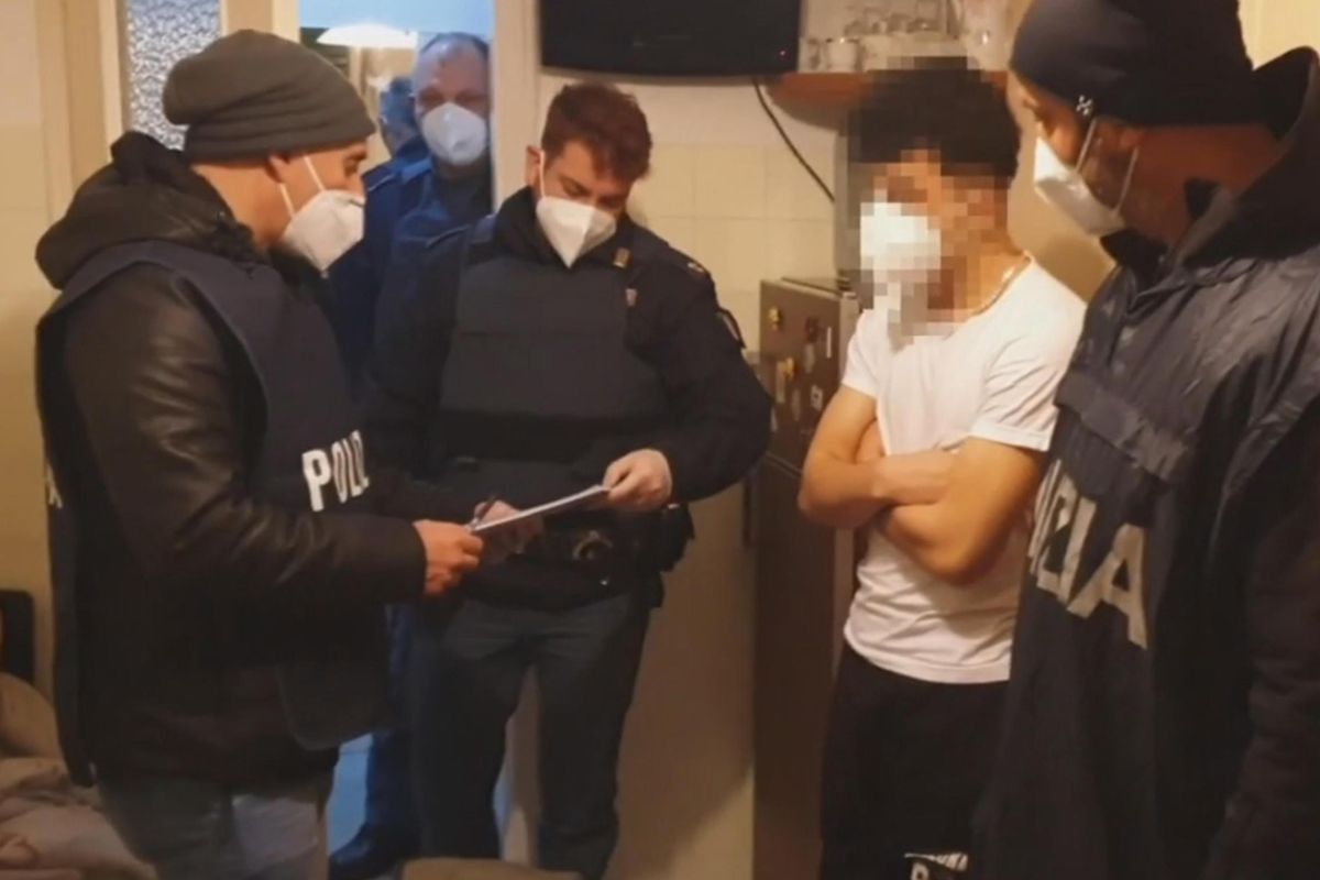 Sgominati trafficanti di clandestini collegati con un terrorista dell’Isis