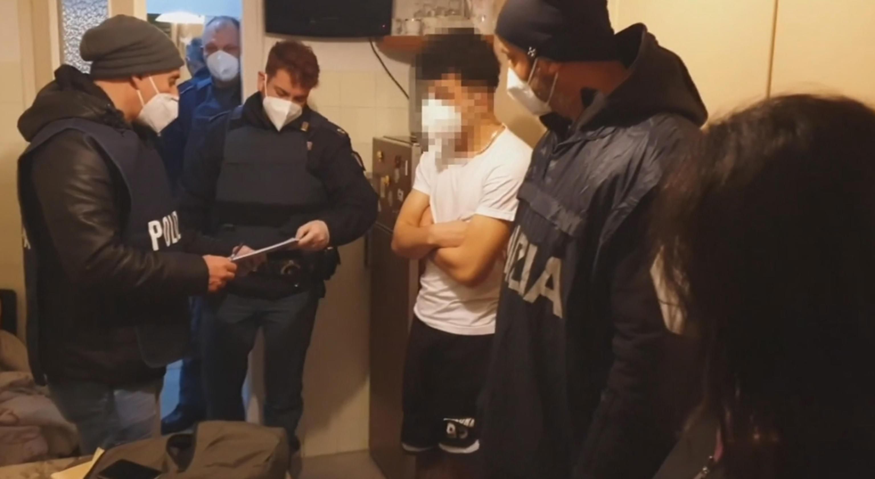 Sgominati trafficanti di clandestini collegati con un terrorista dell’Isis