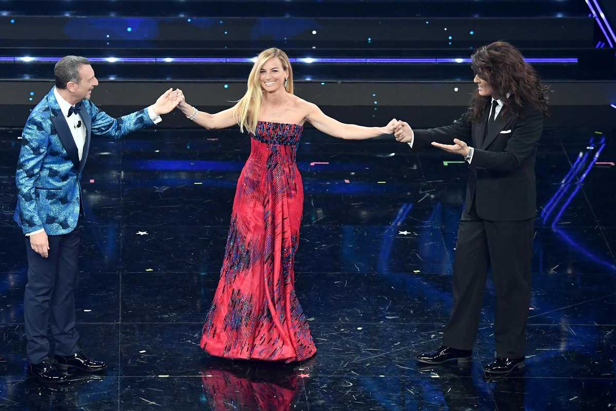 Tra tanti gay finti a Sanremo vince una donna vera. E la Boldrini rosica