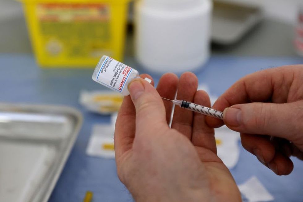 U.S. Says Kremlin Is Spreading COVID-19 Vaccine 'Disinformation'