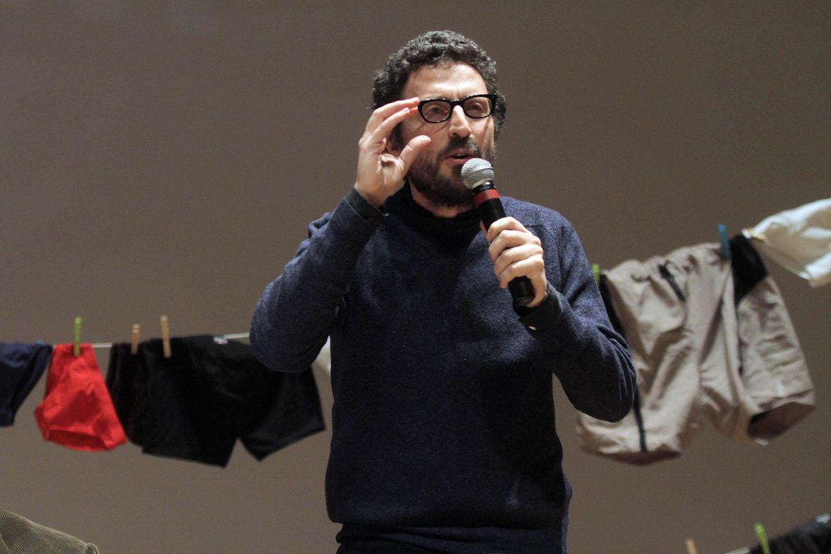 Buttafuoco: «Con queste norme cretine stiamo diventando tutti pazzi»