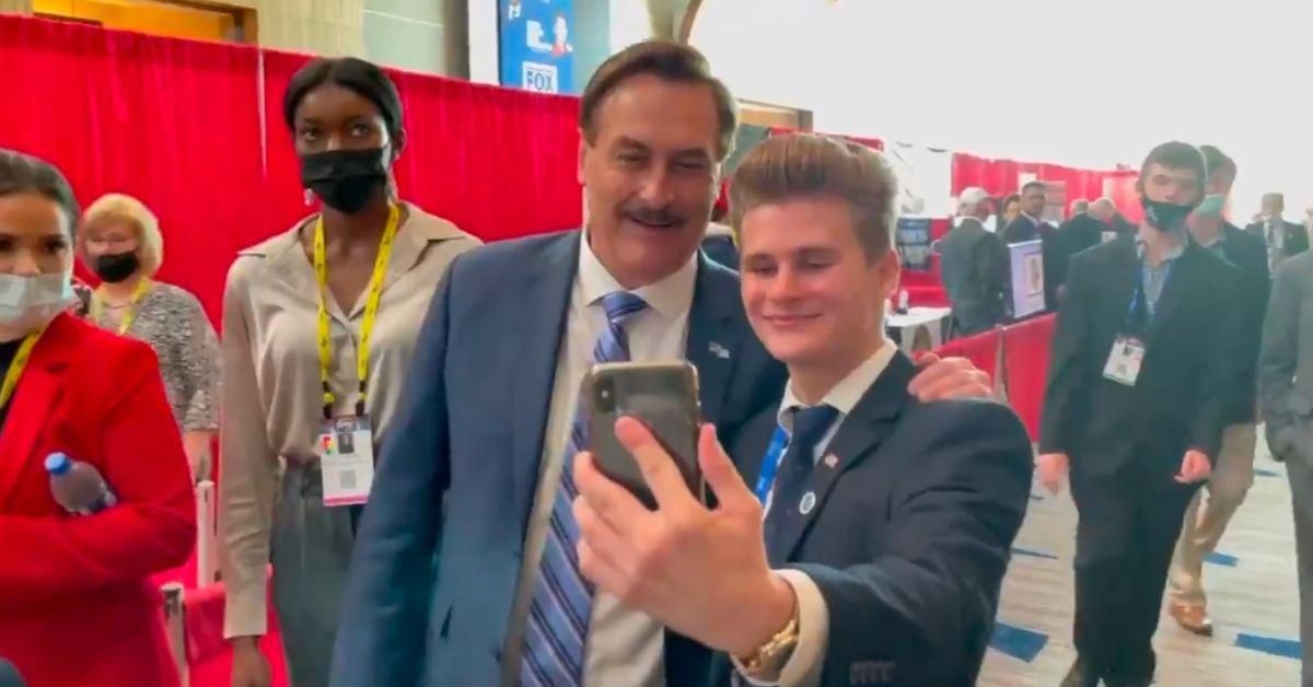 MyPillow CEO Slammed For Making CPAC Attendees Remove Masks To Take Selfies With Him
