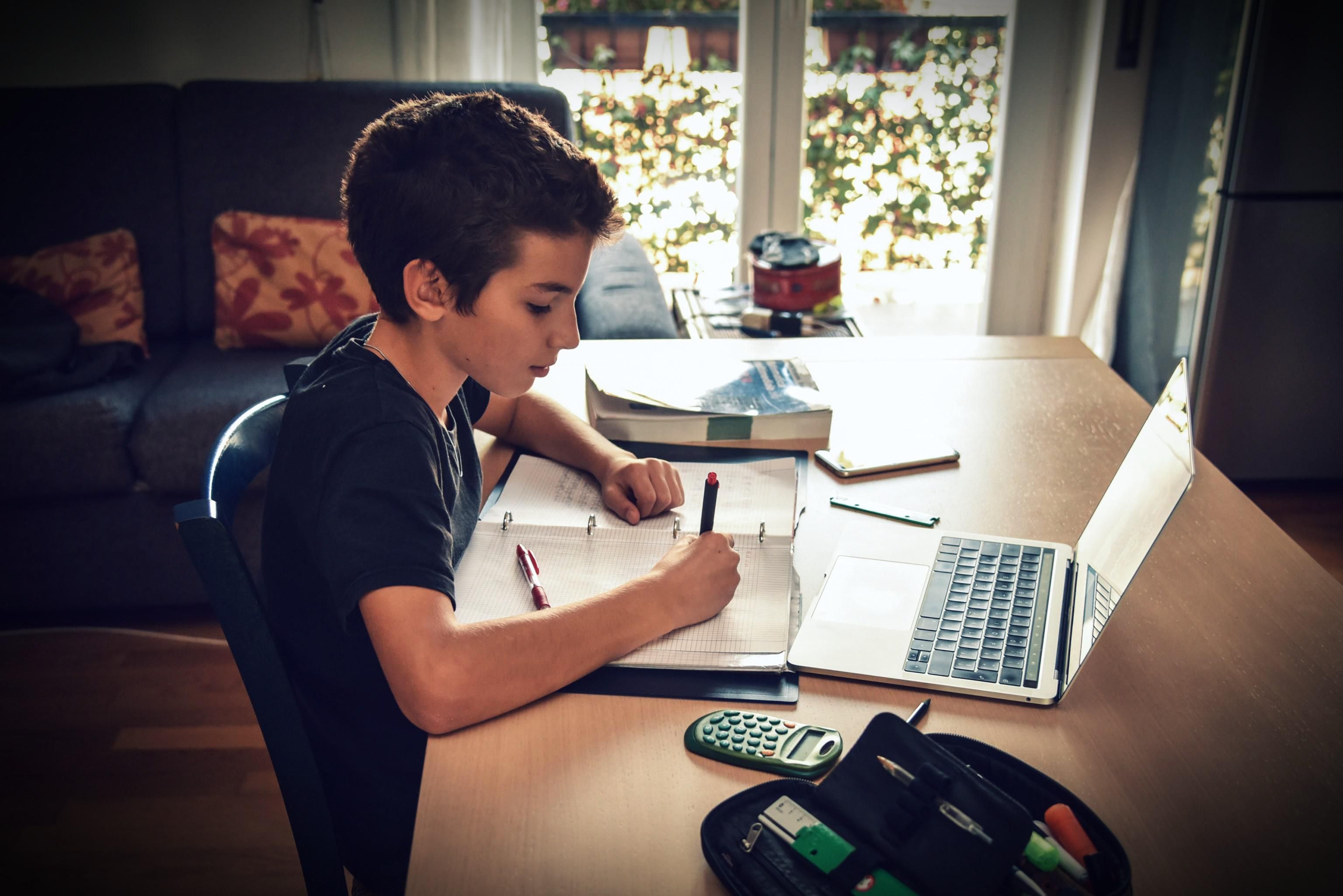 Speranza mette nel mirino la scuola. Oggi si decidono le nuove chiusure