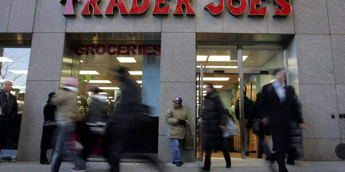 Trader Joe's employee goes viral after saying he was fired for asking his CEO to ban customers who refuse to wear masks. The store says not so fast. - Vimarsana News