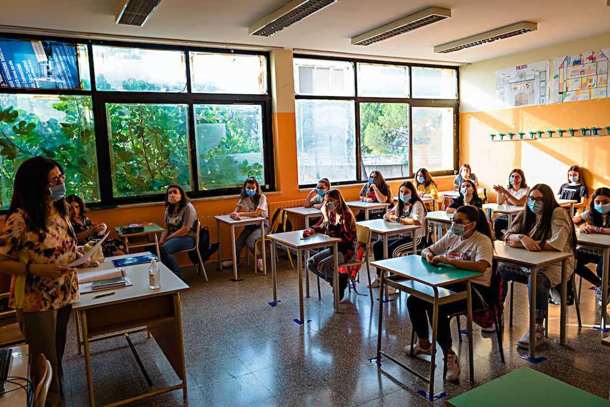 Messo alla gogna a 11 anni per la mascherina