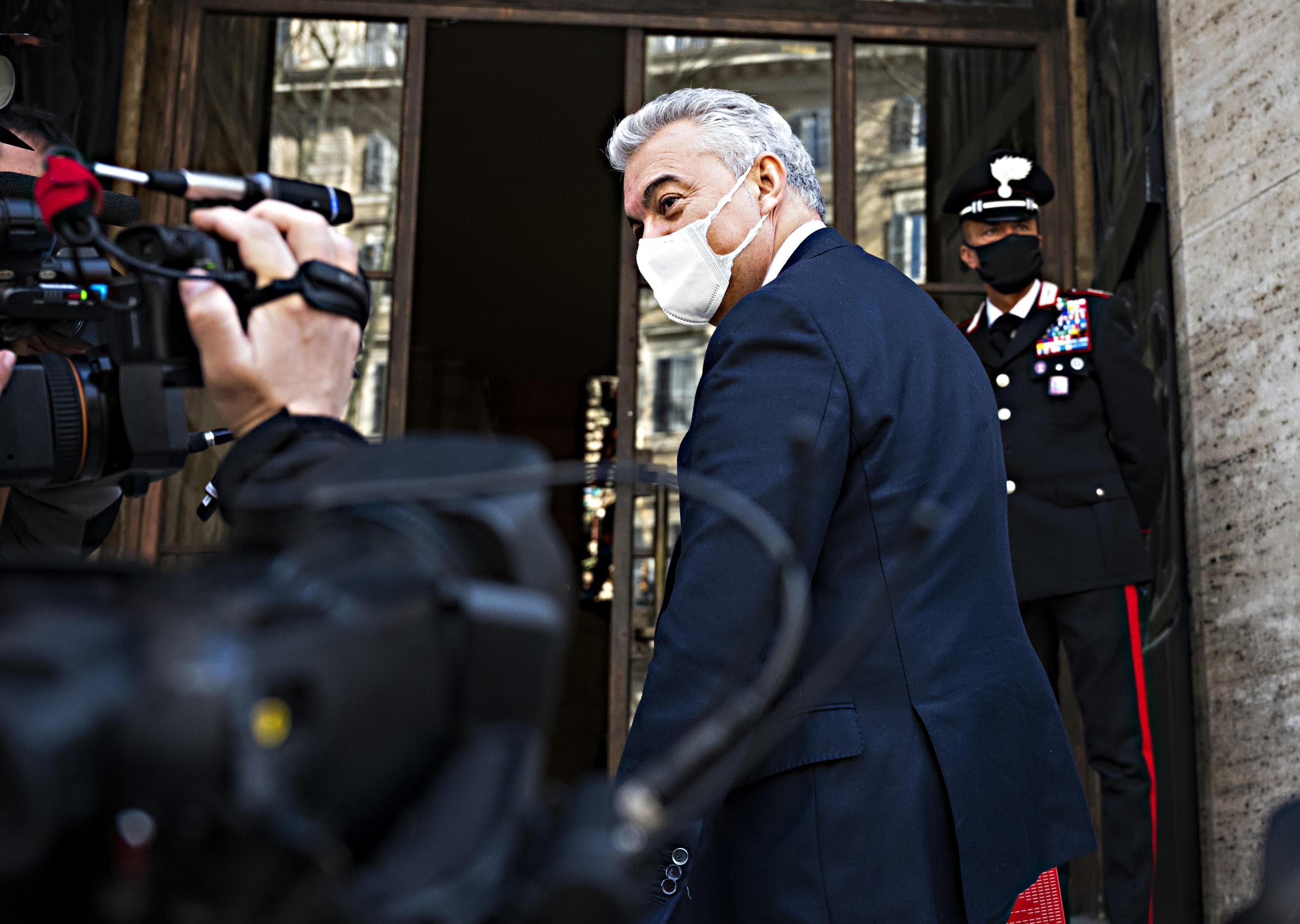 Quanti spietati critici del giorno dopo per l’ex commissario