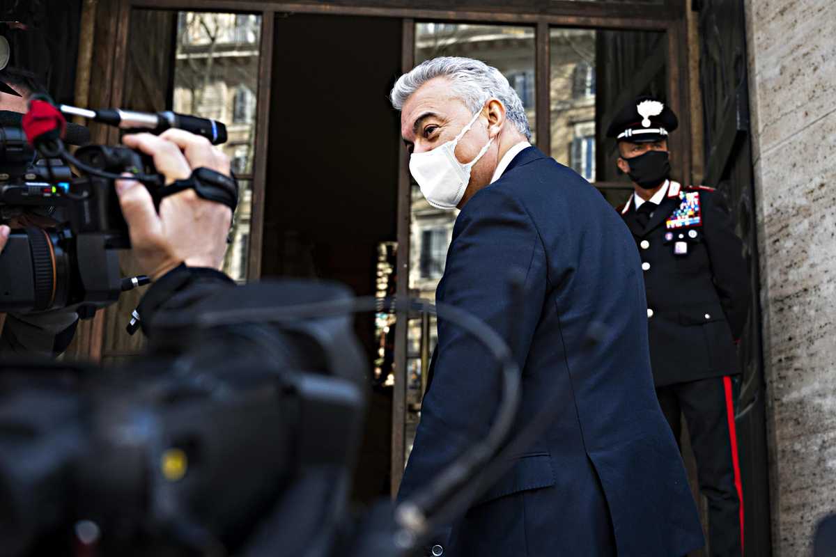 Quanti spietati critici del giorno dopo per l’ex commissario