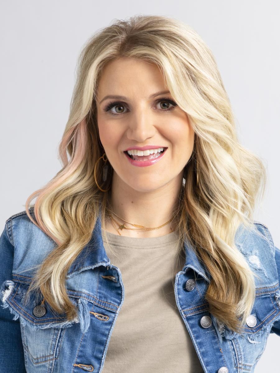 \u200bAnnaleigh Ashford in a denim jacket