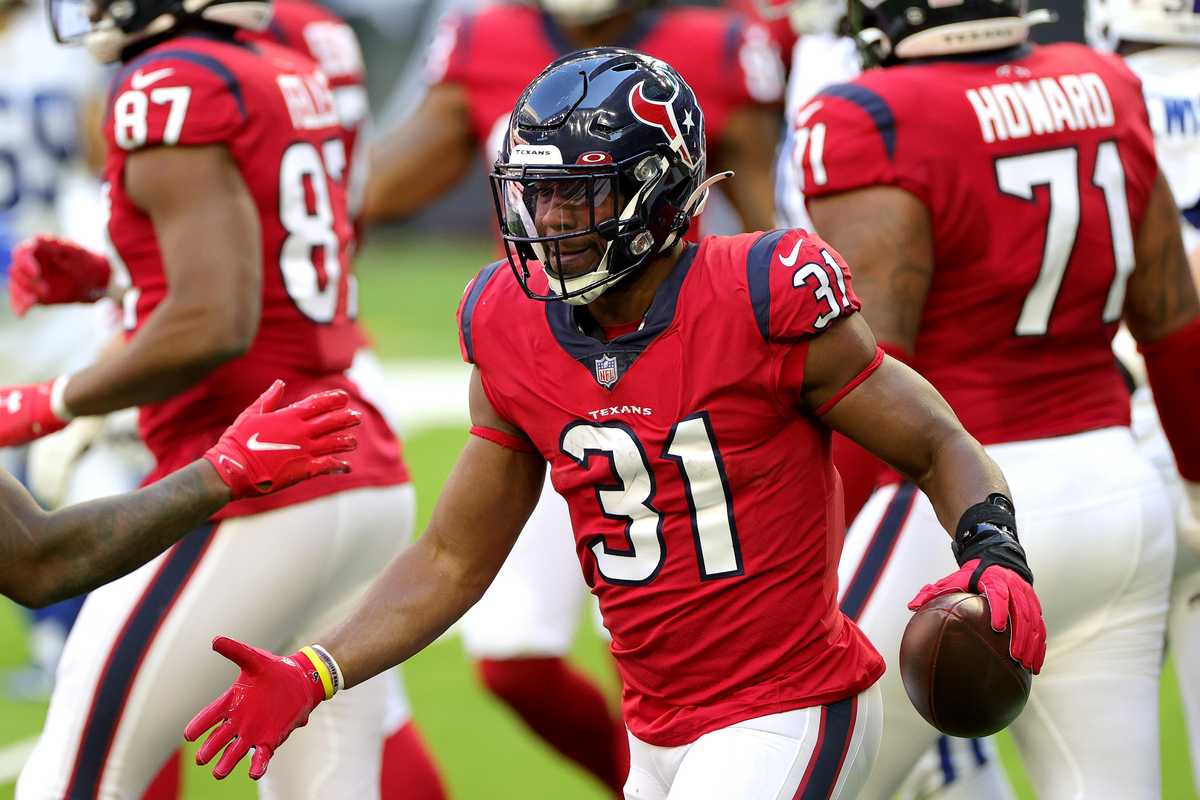 The Texans are bringing back a familiar face