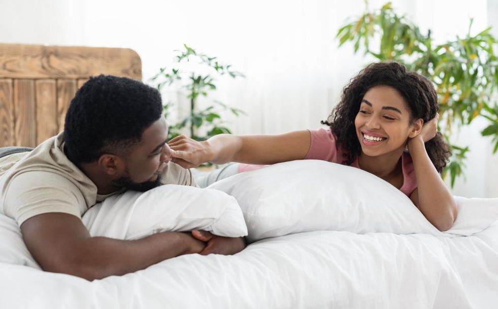 Astroloji Burç Uyumluluğu - xoNecole: Kadınların İlgisi, Aşk, Sağlık, Güzellik 3 img