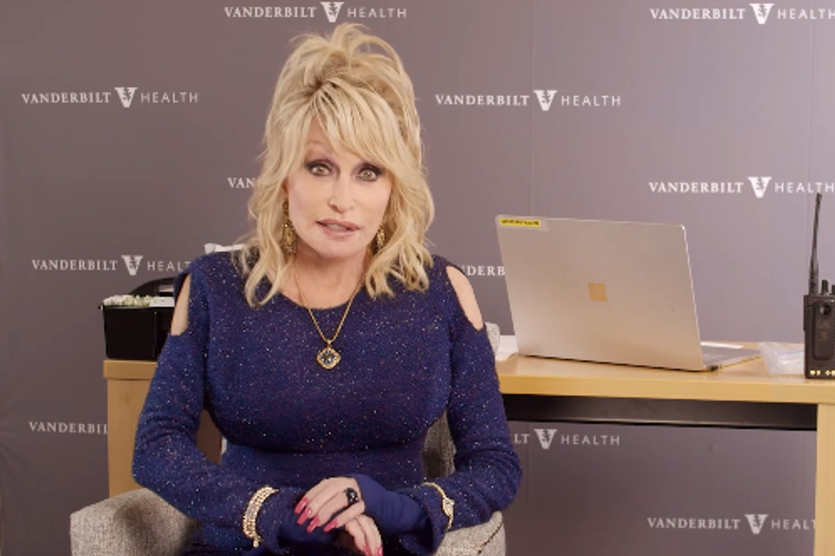 Dolly Parton Says GET YOUR VACCINE, DIPSH*TS, In Most Dolly Way Possible