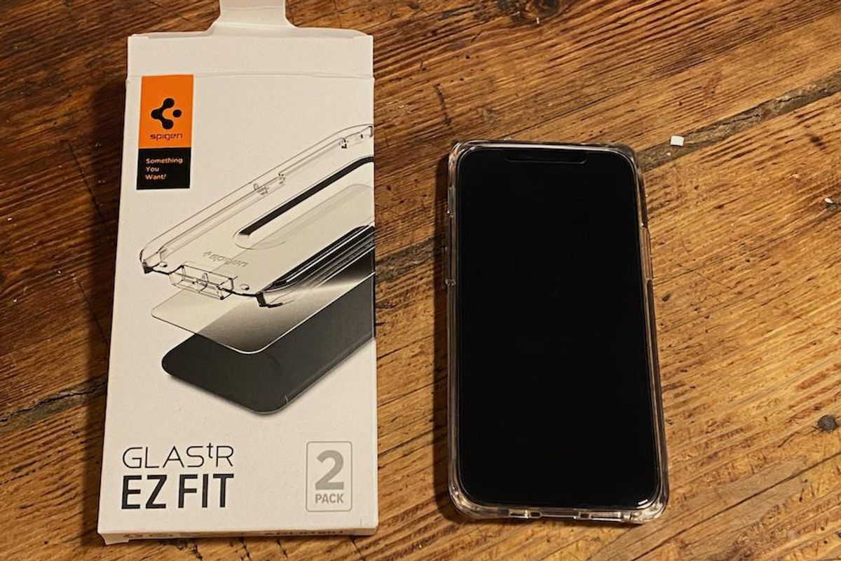 Spigen Tempered Glass Screen Protector