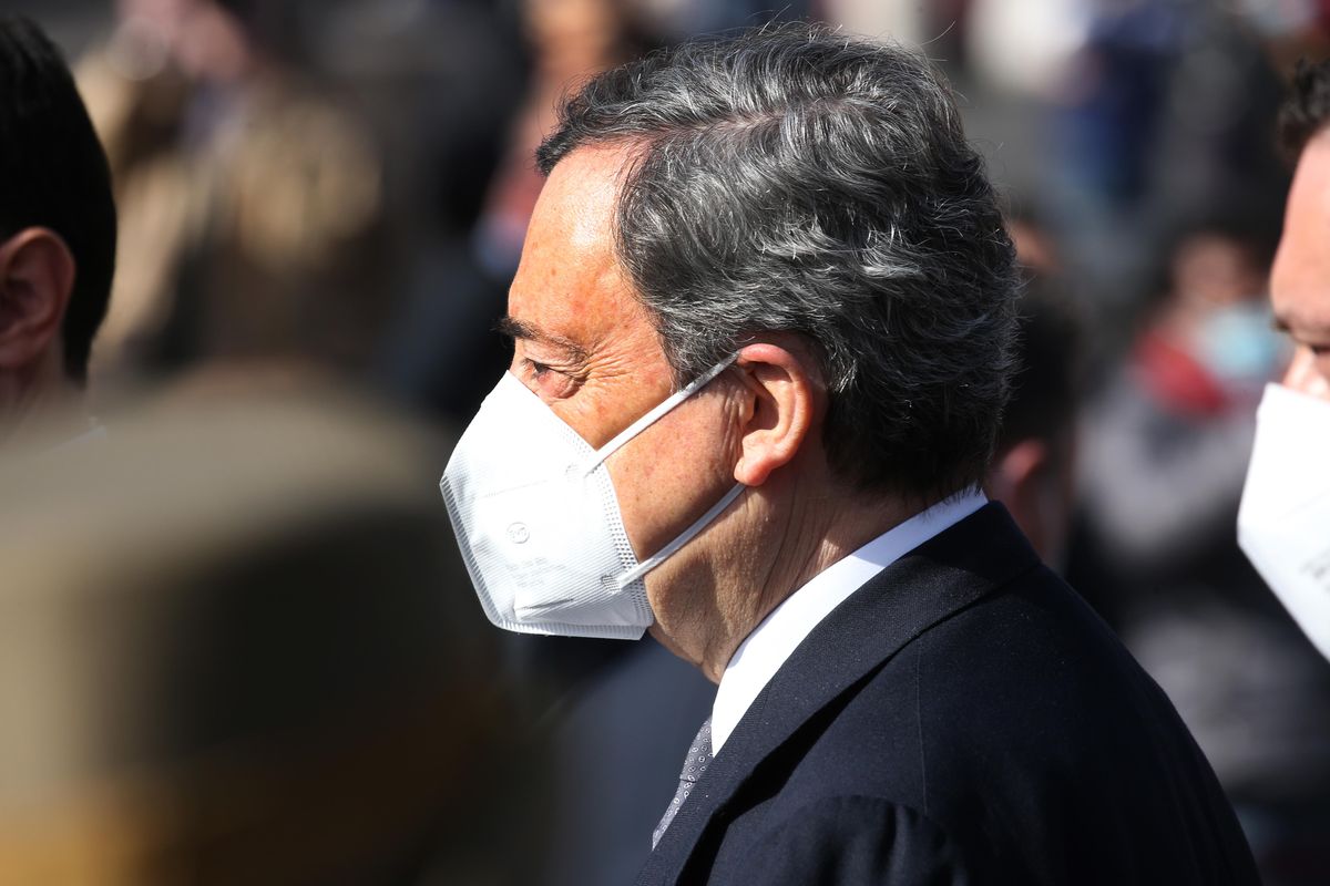 Stop di Draghi all’export in Australia. Fermate 250.000 dosi di Astrazeneca