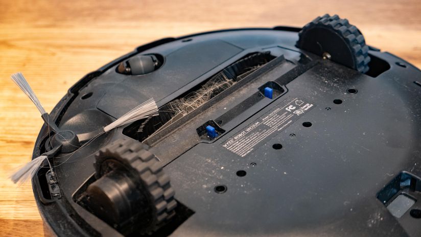 iRobot Roomba i7+ Hands On Review: This vacuum cleans itself - Gearbrain