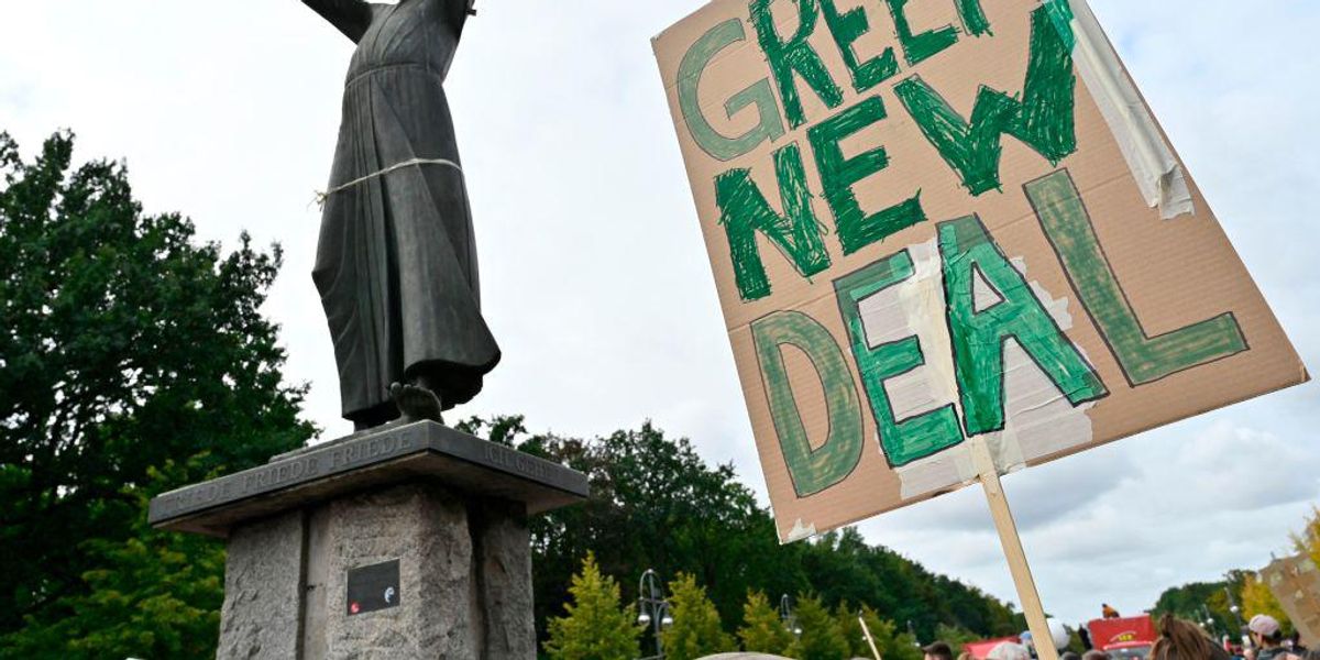 New green. European Green deal. Green New deal. Зеленый пакт ЕС. A Global Green New deal.