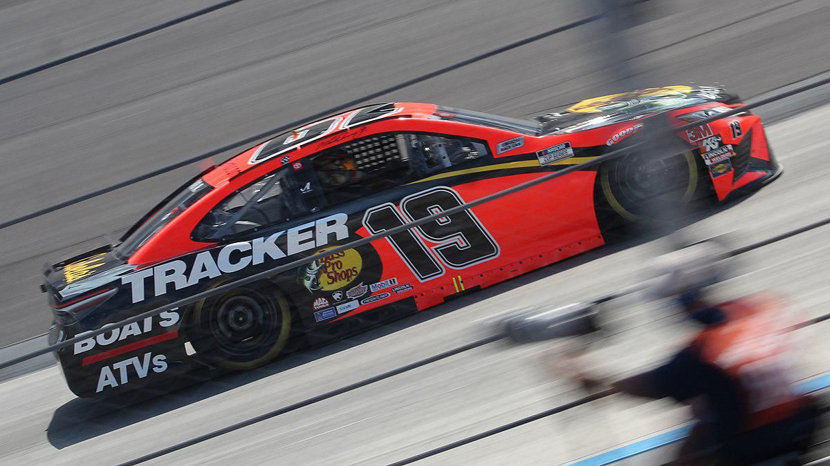 NASCAR heads to Hotlanta for the QuikTrip 500