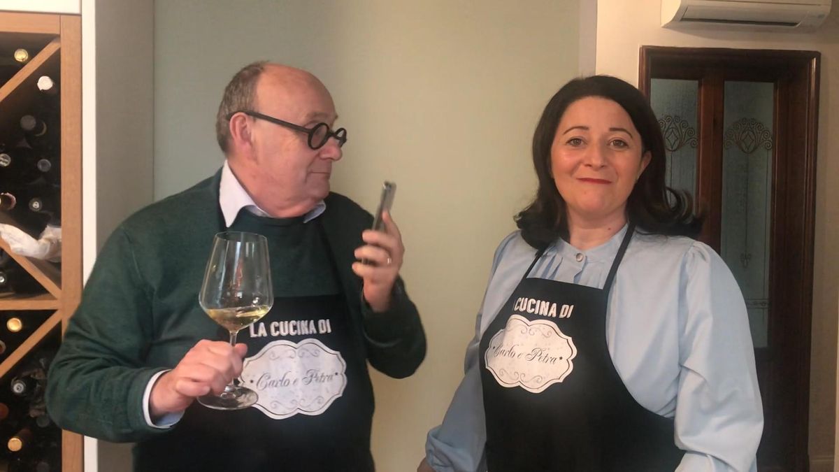 Le pillole di galateo di Petra e Carlo: l’arte dell’invitare