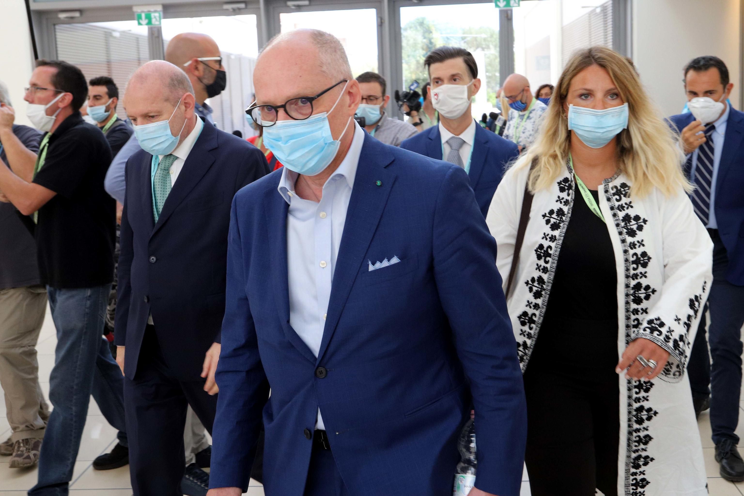 Speranza mente, Ricciardi gufa