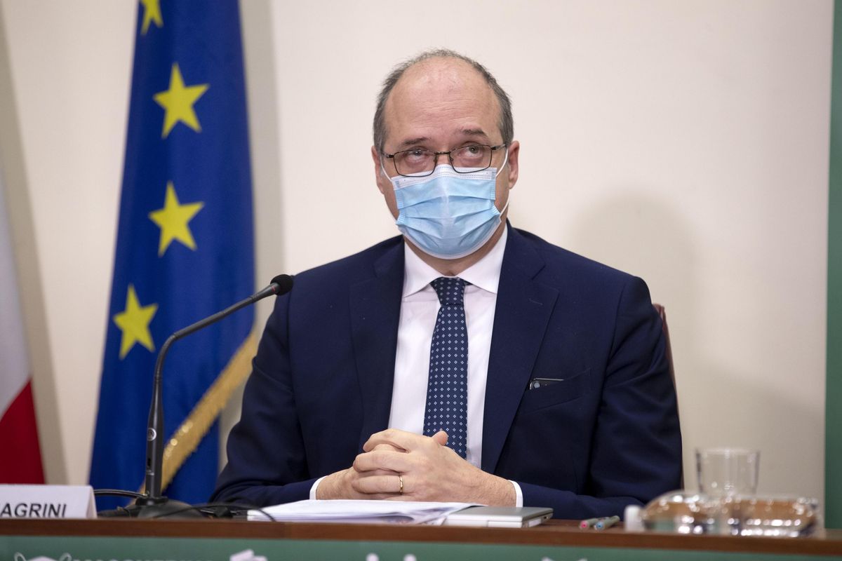 Caro Magrini, perché non si è ancora dimesso?