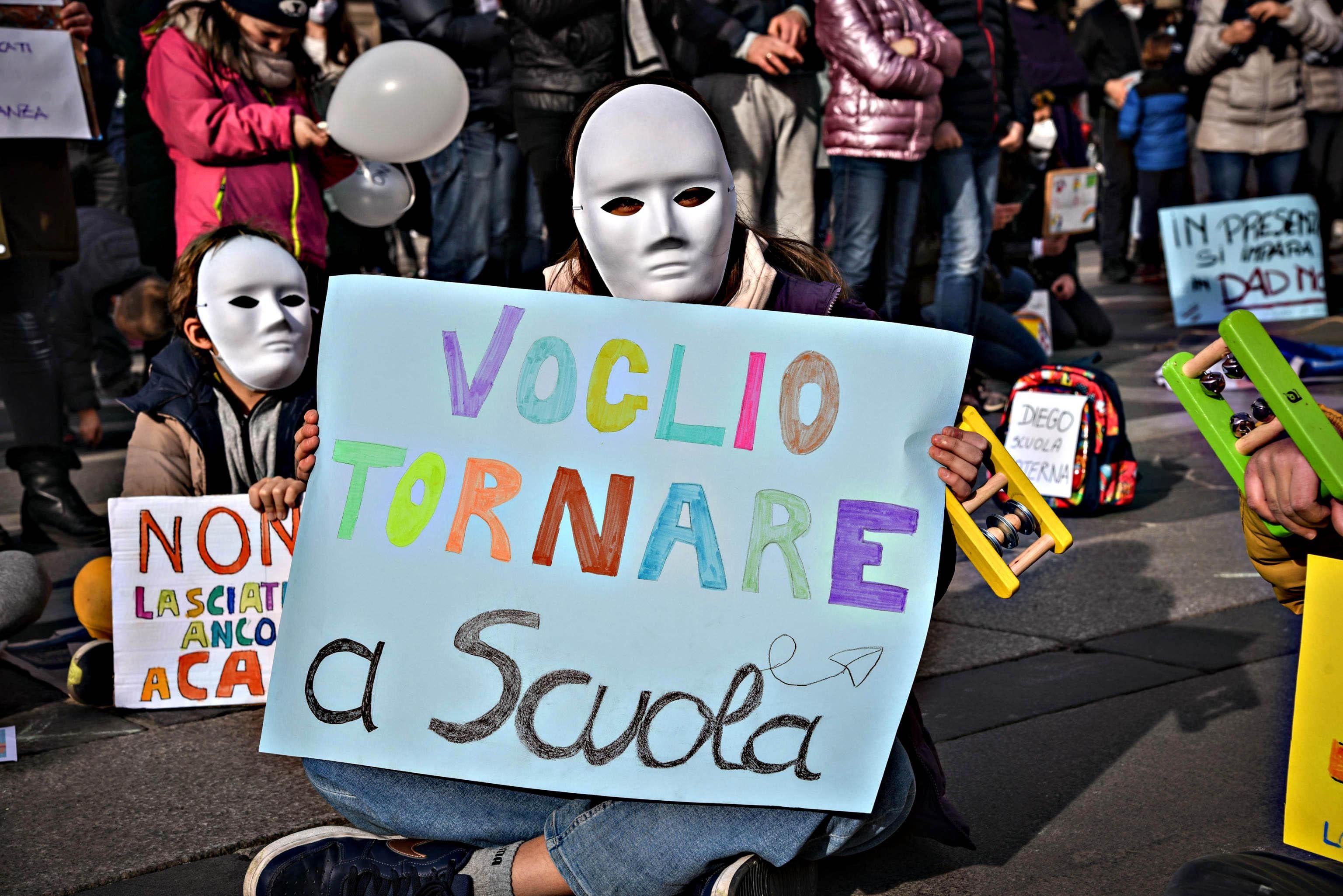 A scuola non ci si infetta, al governo si litiga