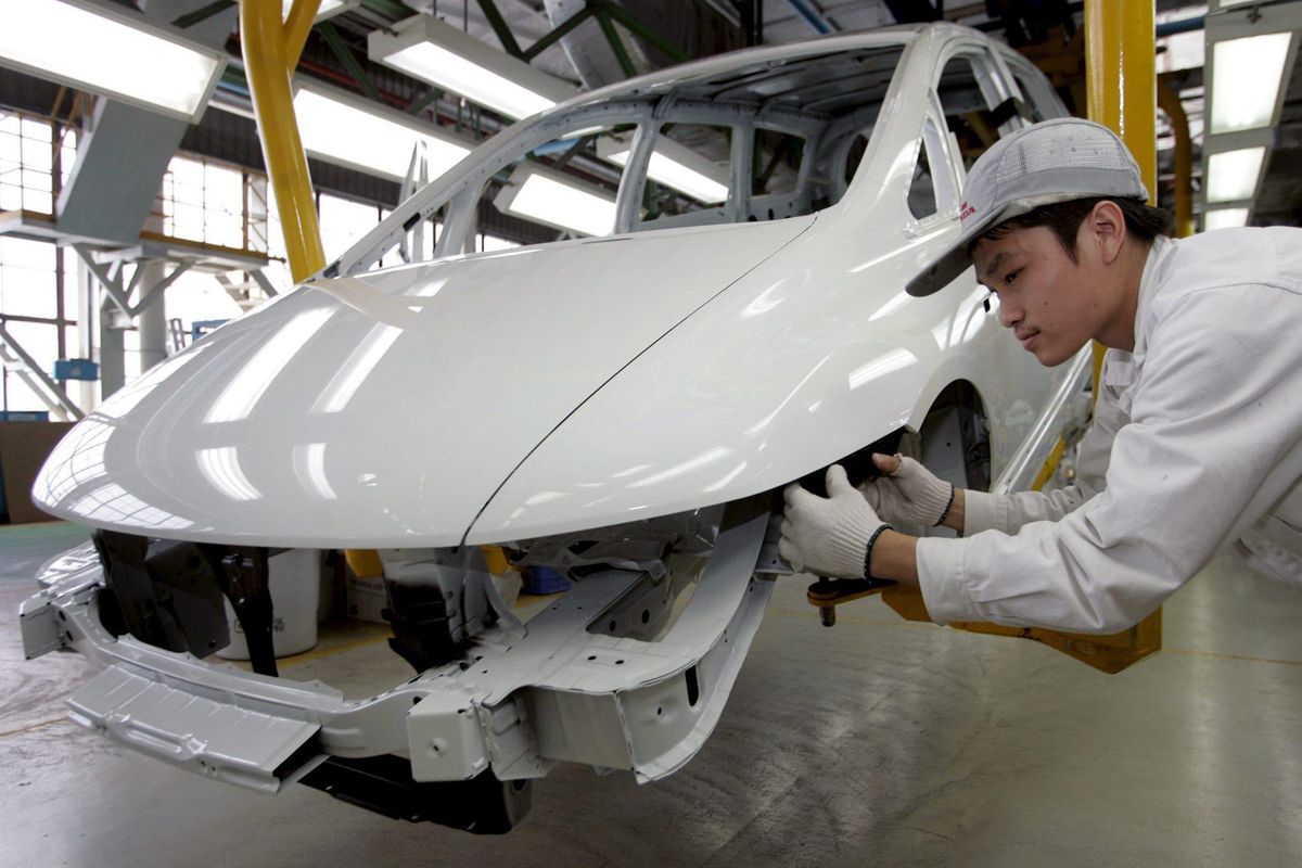 La Cina è corto di microchip e semiconduttori