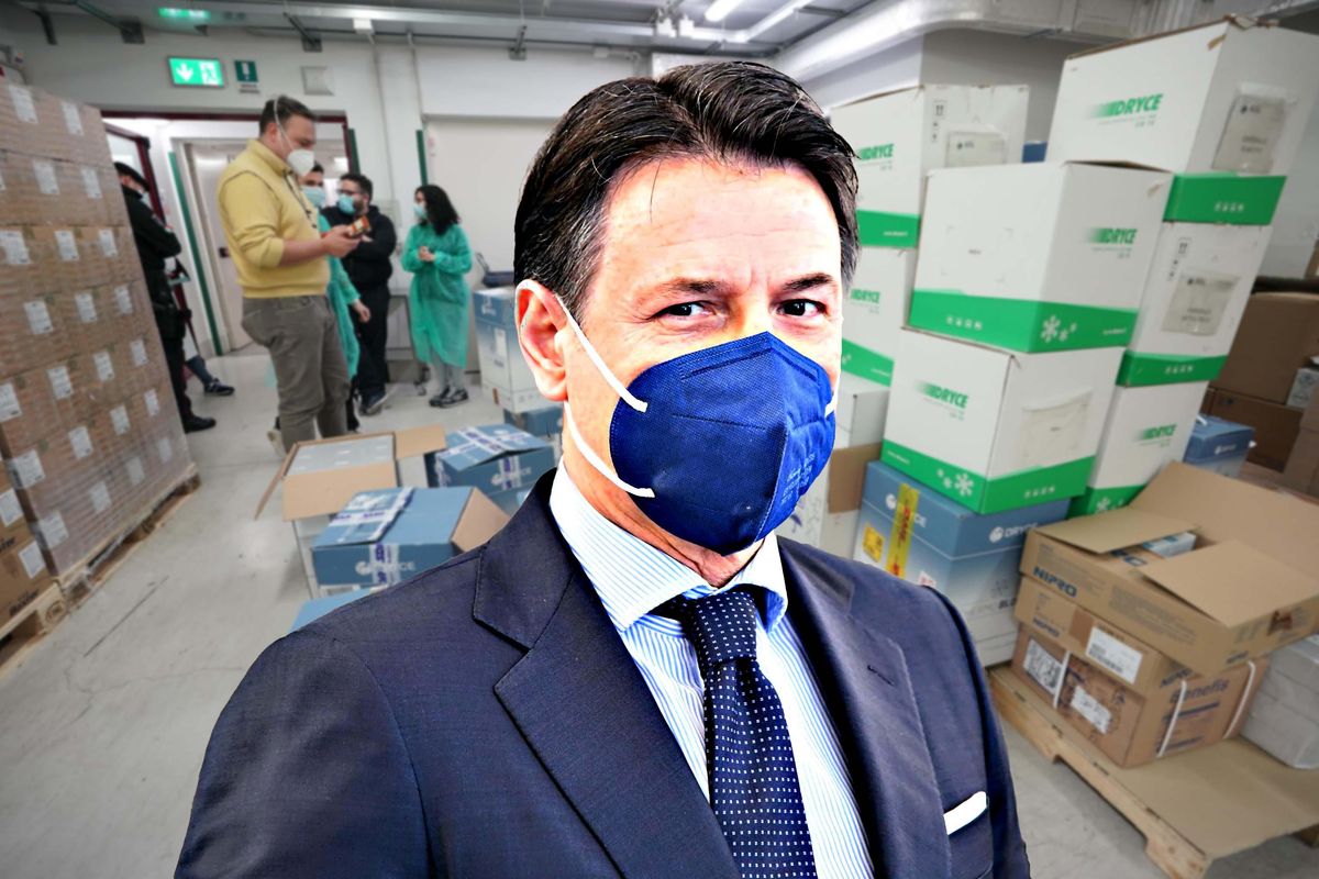 I vaccini c’erano, Conte non li ha presi