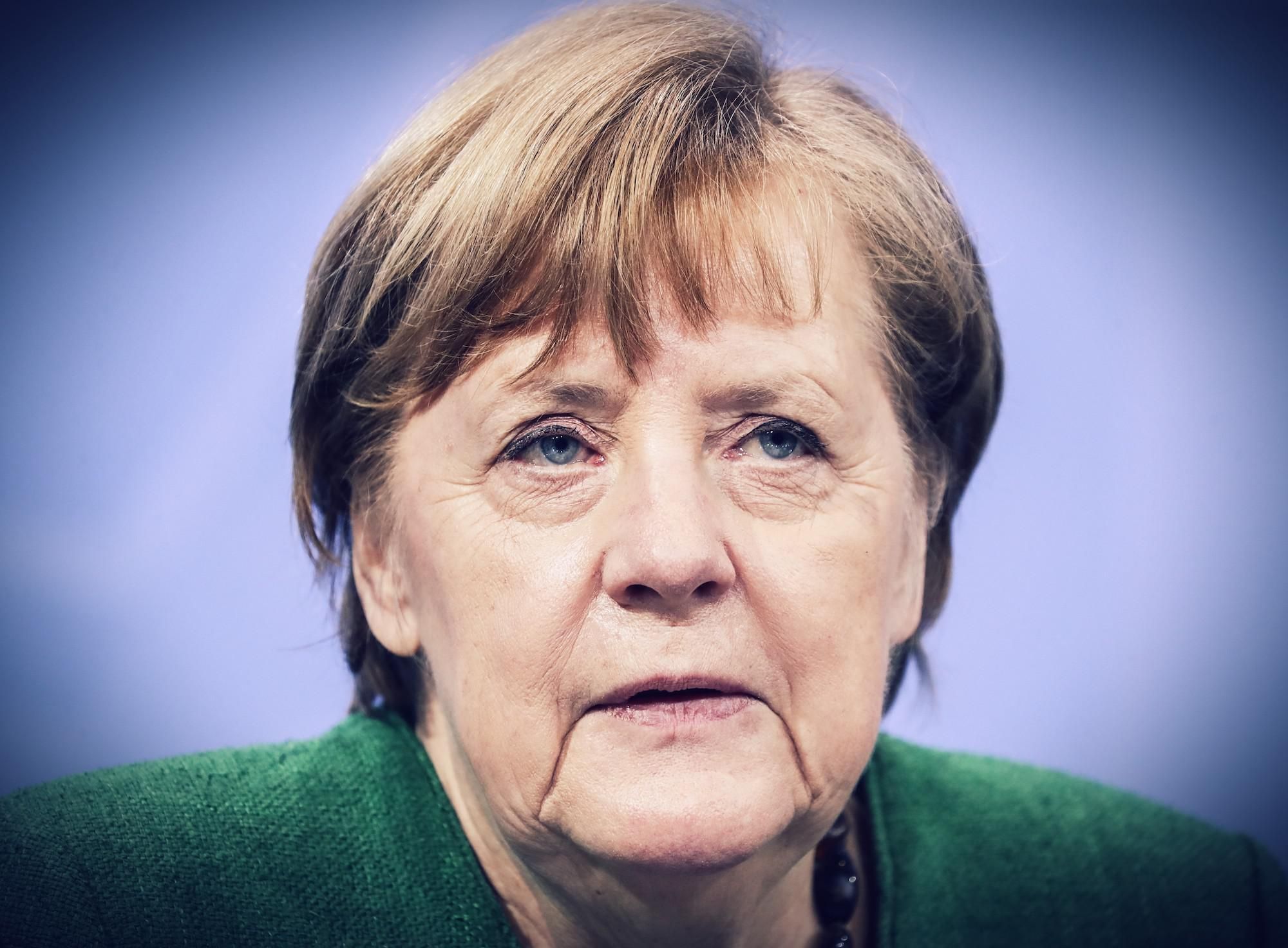 La Merkel fa il lockdown «politico» alla Conte