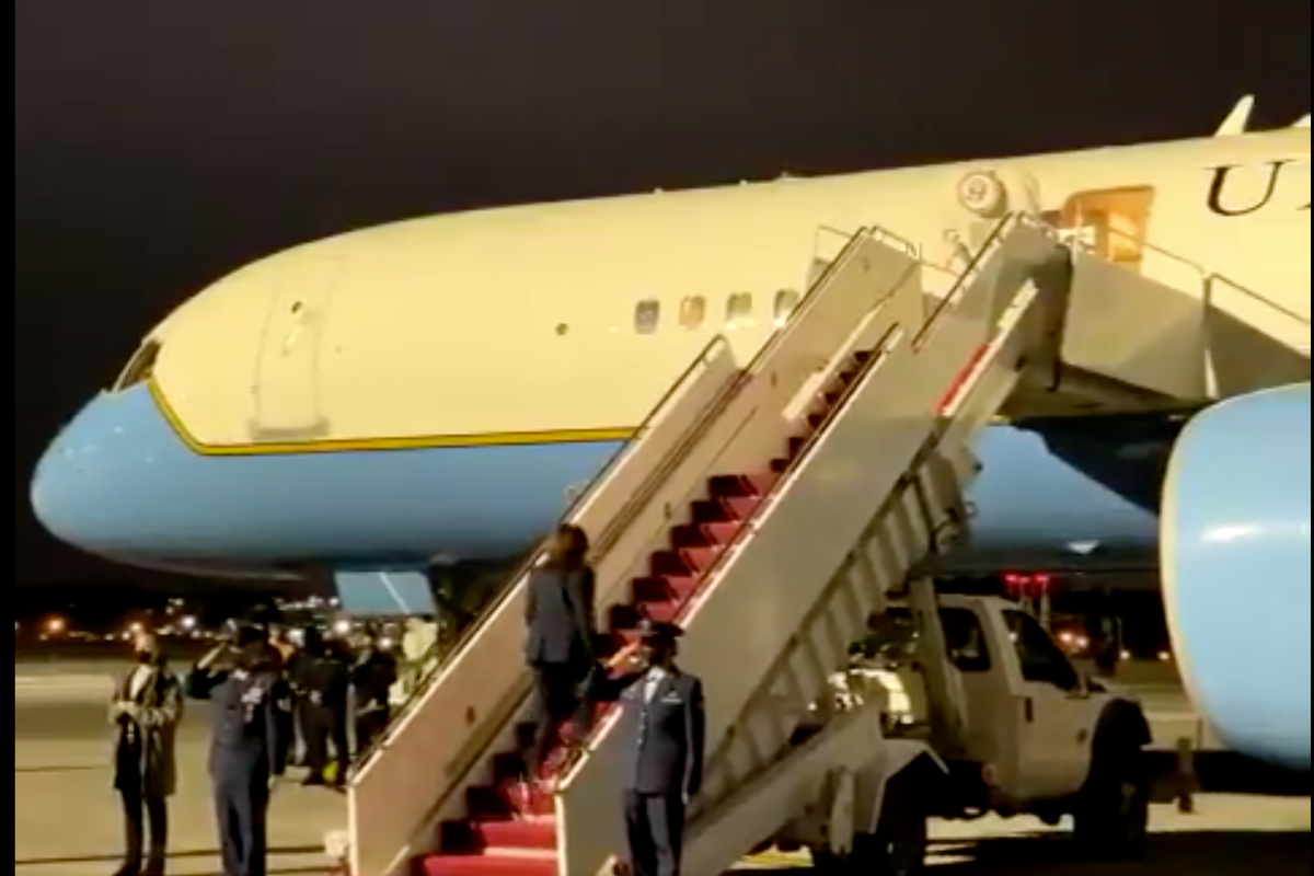 There Goes VP Kamala Harris, Murdering The Troops By Not Saluting Them Again