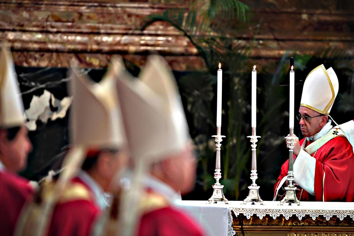 Il Papa taglia del 10% gli stipendi ai cardinali