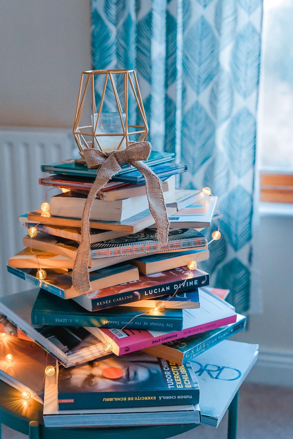 7 Tips To Hire A Book Writer In 2021 To Finish Your Book