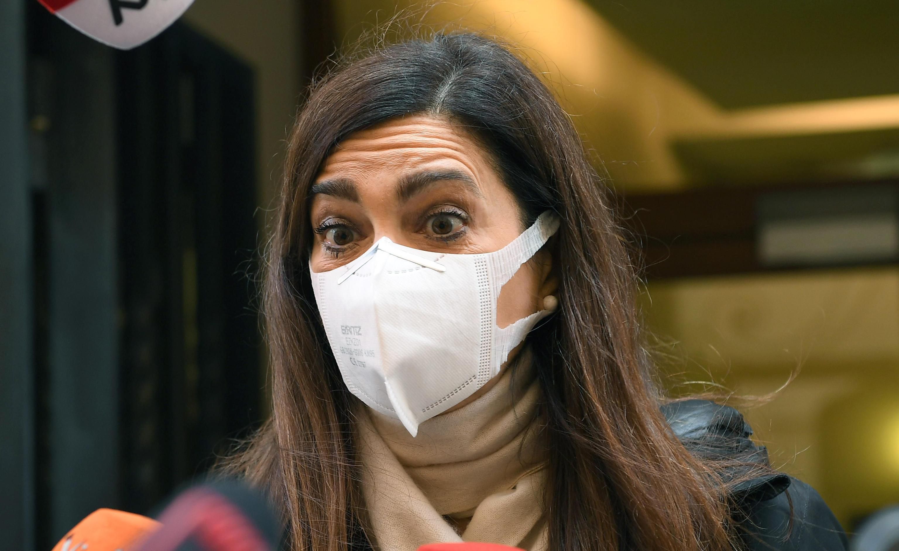 Trovatele un compagno altrimenti la Boldrini schiavizza le collaboratrici