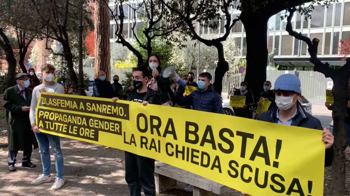 «Flashmob alla Rai di Roma e Milano: stop a un monopolio indecente e offensivo che ci costa 2 miliardi»