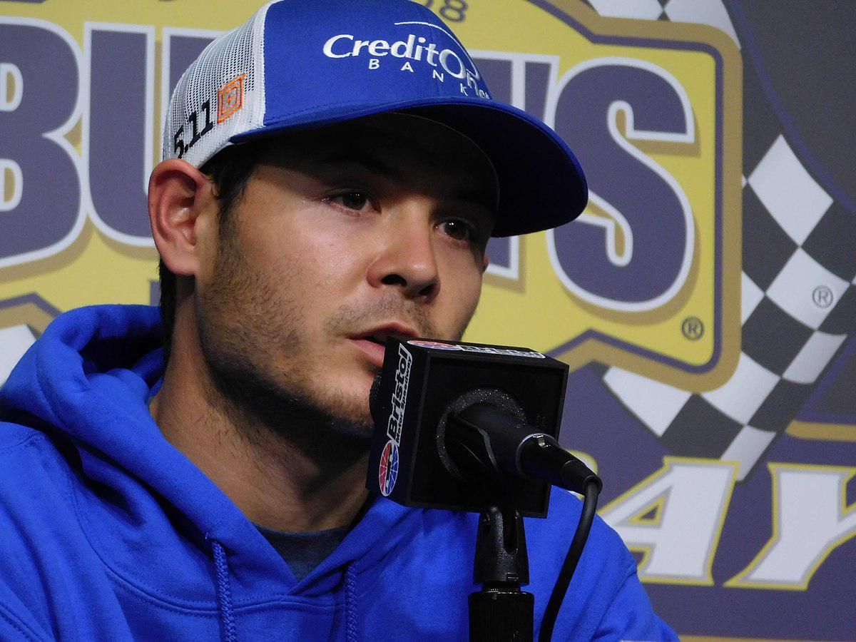 NASCAR goes dirt racing in Bristol this weekend