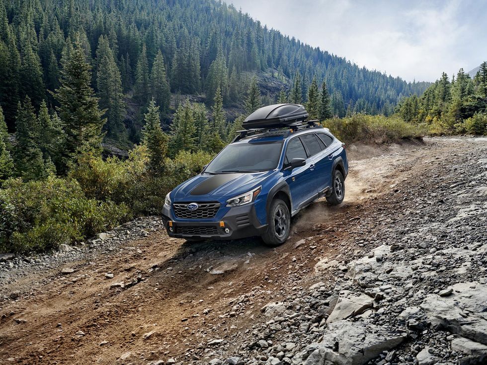 2022 Subaru Outback Wilderness: Exterior trail driving
